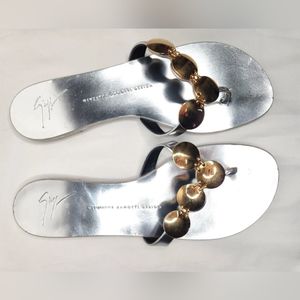 Giuseppe Zanotti Disc Detailed Flat Thong Sandals Silver Gold Metallic Leather40